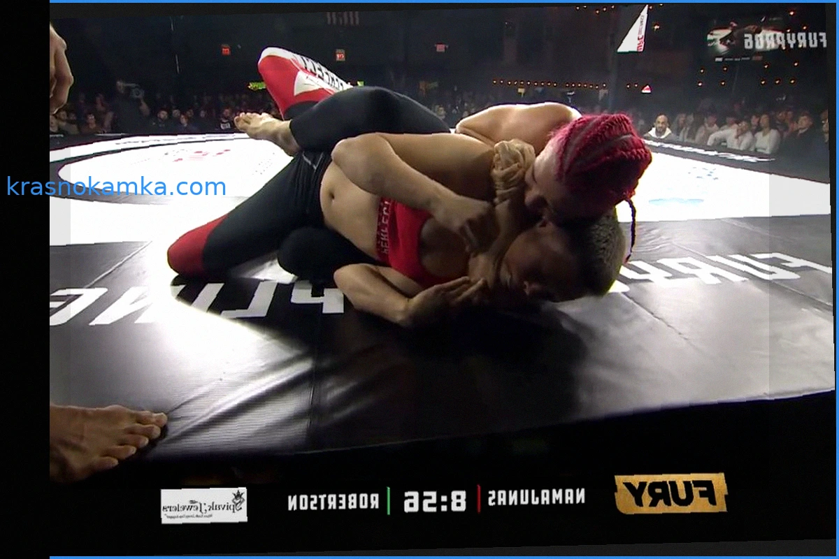 Джиллиан Робертсон может войти в историю UFC на UFC 330